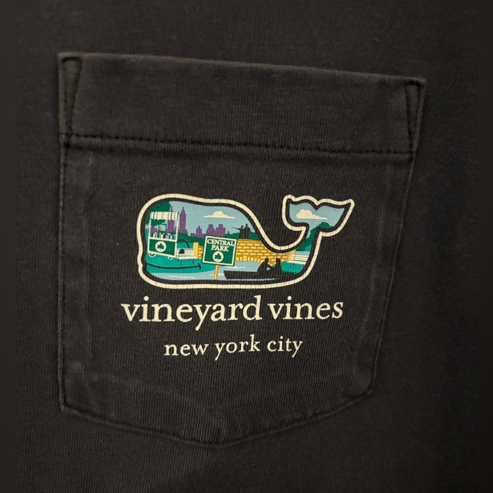 Vineyard Vines Men's Pocket Tee in navy blue with NYC pocket - size small - Picture 2 of 5